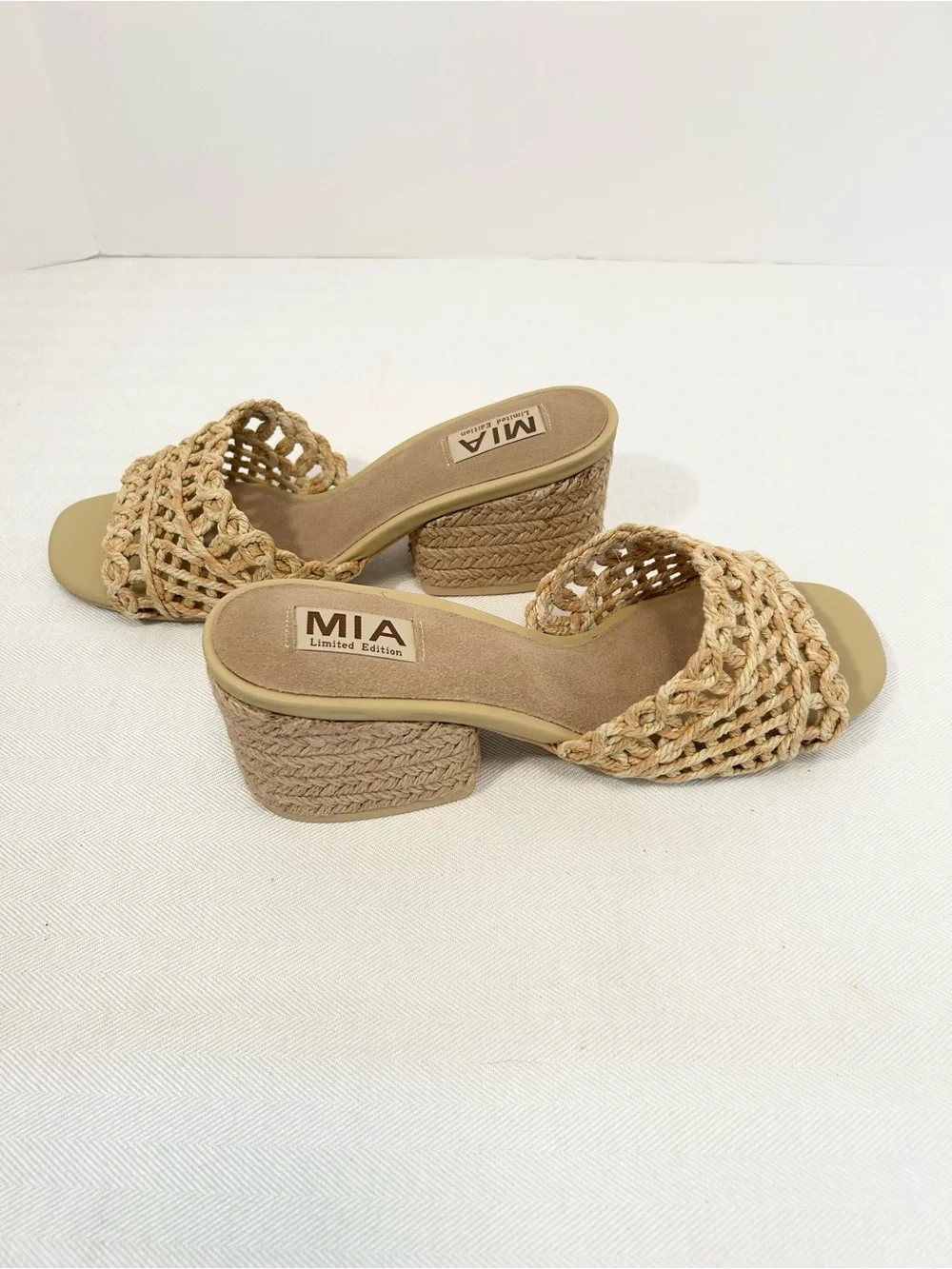 Mia Idella Natural Woven Sandals NIB
